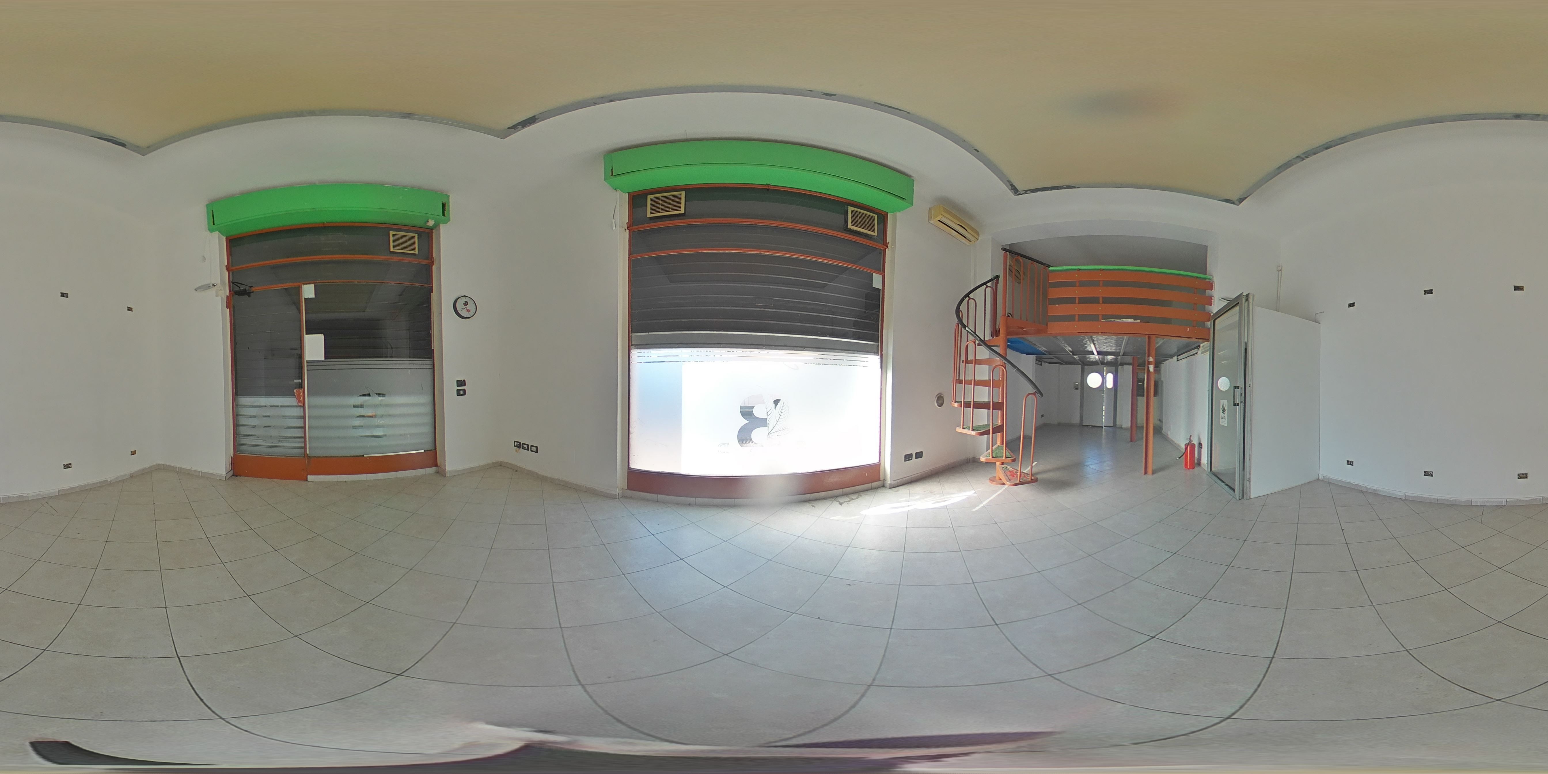 Negozio in Affitto Arcore